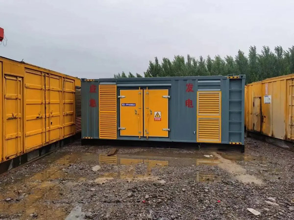 酒泉柴油发电机如何判断干式空气滤清器是否需要更换？